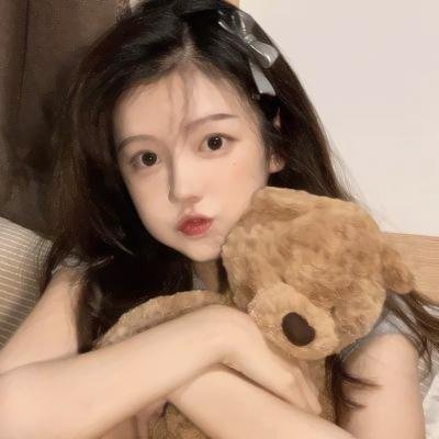 昂首挺胸